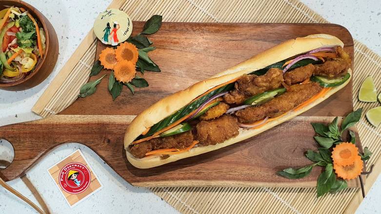 807. Banh Mi Battered Fish (1ft Long) Cá Chiên Giòn / 脆皮炸鱼